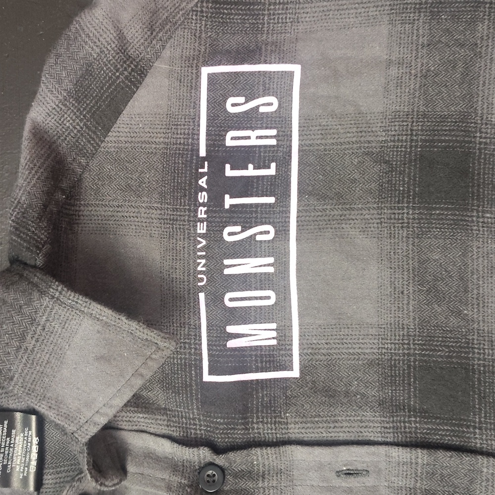 UNIVERSAL MONSTERS WOMEN'S PLAID BUTTON UP SHIRT - Picture 5 of 12